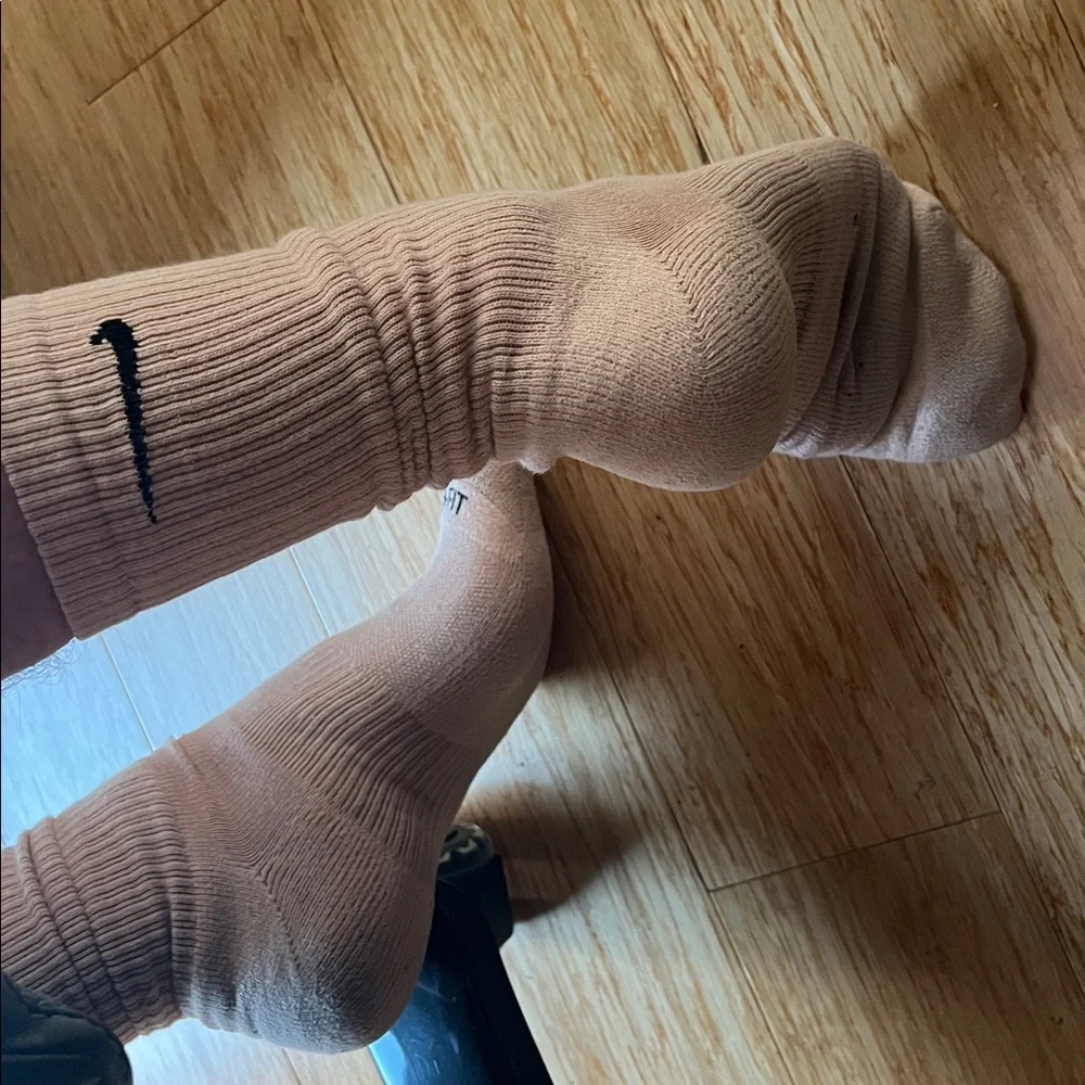 Nike Dri-FIT Light Tan Socks - Picture 4 of 4